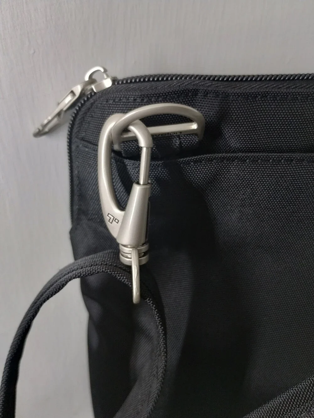 Travelon Black Men's Crossbody Messenger Bag with Front Zip Pockets